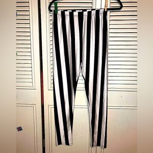 Black & White Vertical Stripe Pattern BeetleJuice Pirate Goth Leggings Medium